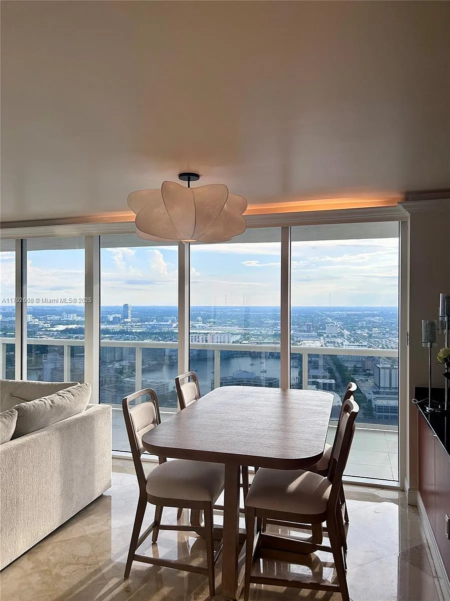 Building Photo - 1830 S Ocean Dr #4106