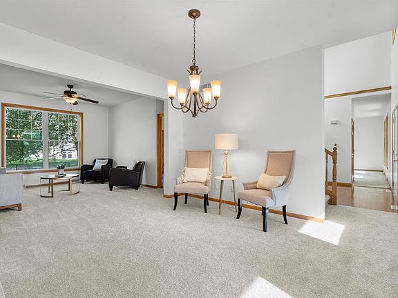 4th image of 1001 Barrington Dr