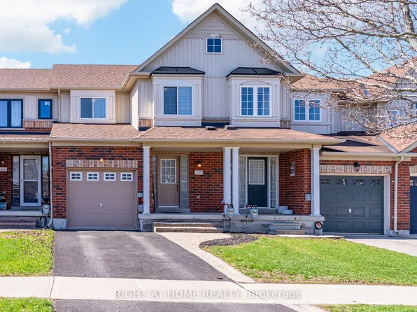 105 Hammill Hts, East Gwillimbury, ON L0G 1M0