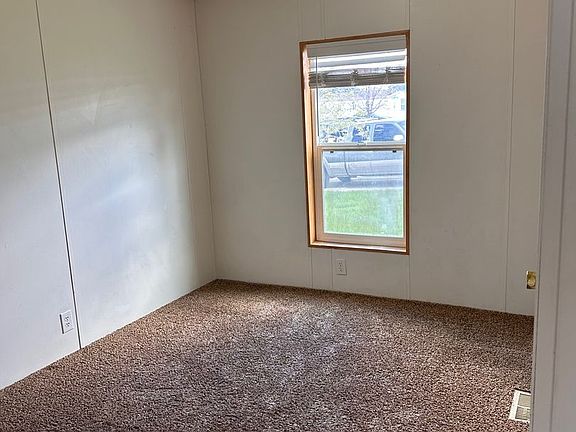 5th image of 2730 Cahill St