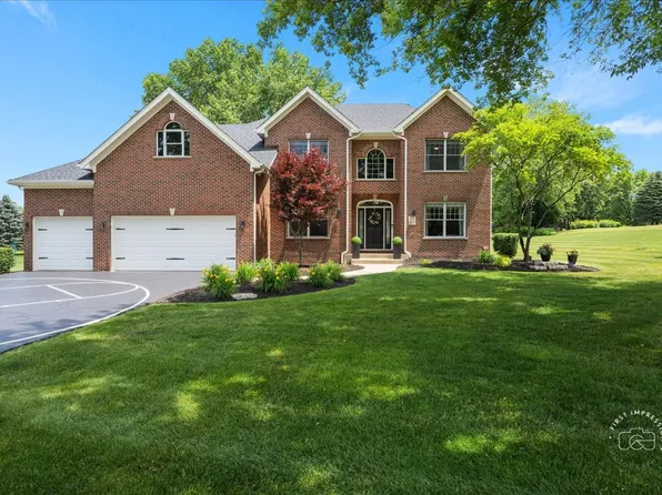 5N587 Prairie Springs Dr, Saint Charles, IL 60175