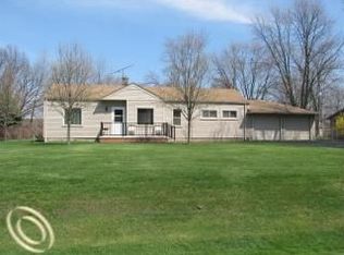 9615 Holland Rd, Taylor, MI 48180