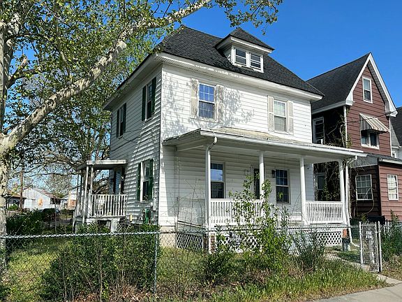 3rd image of 209 S 5th St