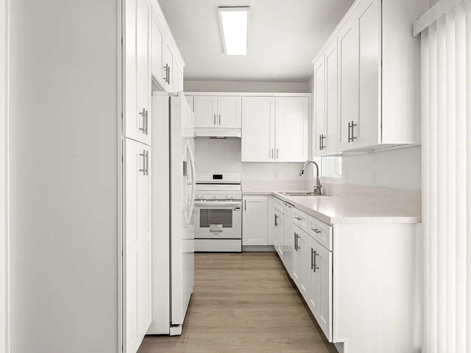 Applewood Manor Apartment Homes - Yucaipa, CA — Photo 1