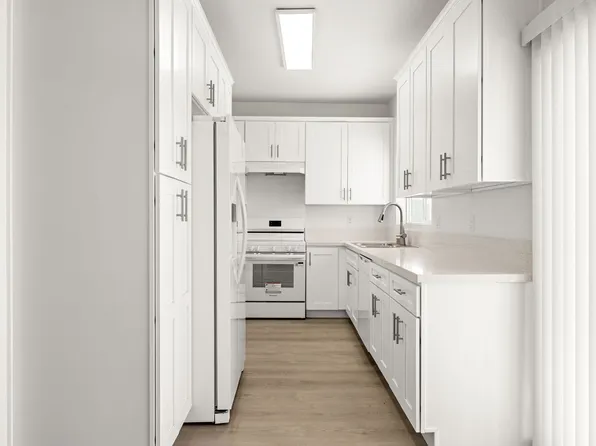 Applewood Manor Apartment Homes - Yucaipa, CA, 12446 18th St #101, Yucaipa, CA 92399