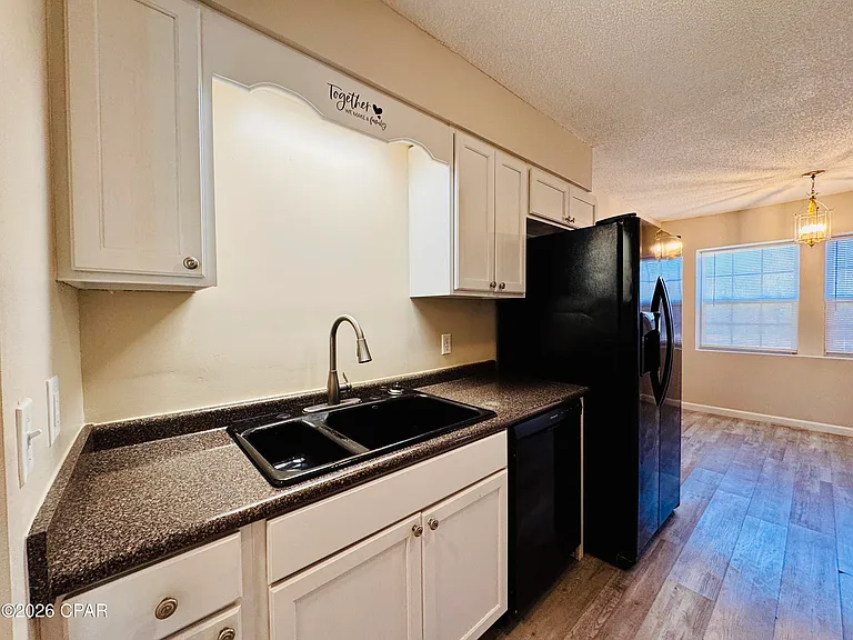 163 Lauren Ln — Photo 4