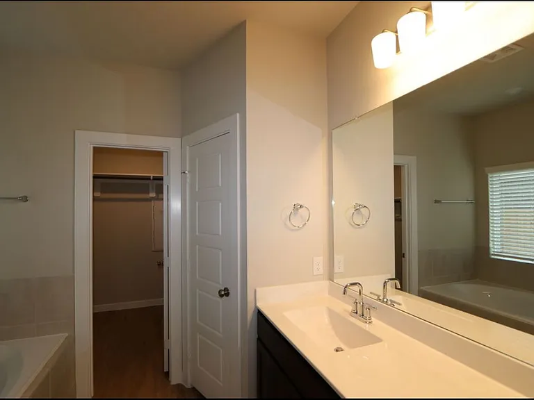 8623 Oceanmist Cove Dr — Photo 6