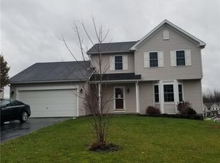 39 Derrick Dr, West Henrietta, NY 14586