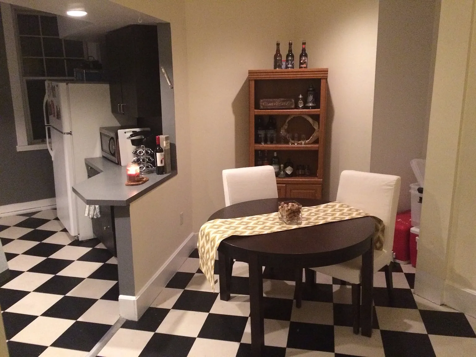 3 bed, 1100 sqft, $4,500 — Photo 2