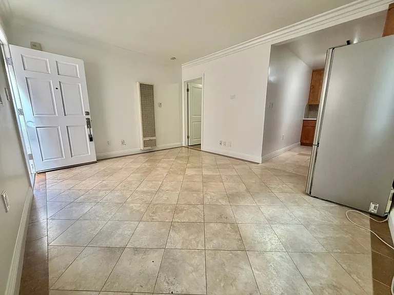 208 Seaview St — Photo 15
