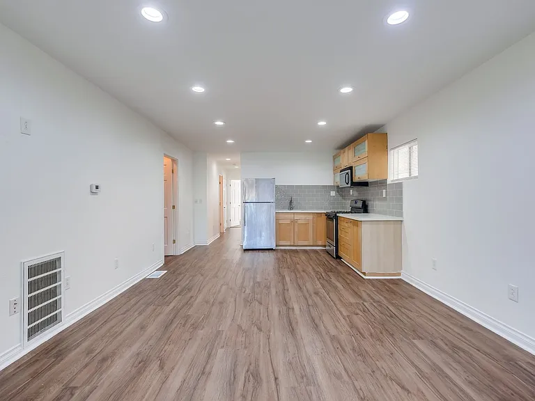 1221 N Bronson Ave — Photo 16