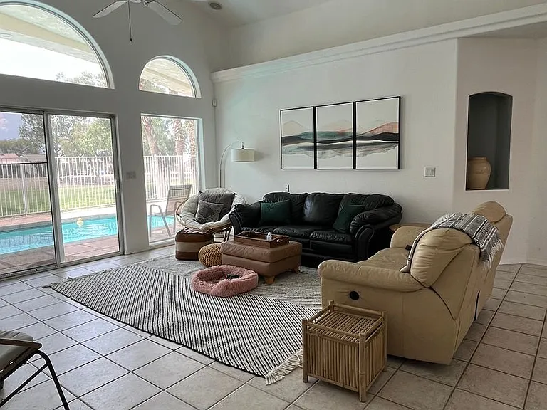 2056 E Desert Lakes Dr — Photo 7
