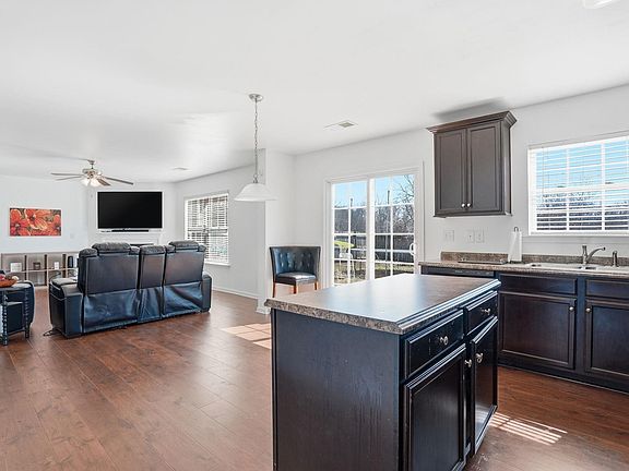 5th image of 324 Millridge Rd