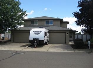 1084 Glengrove Ave, Central Pt, OR 97502