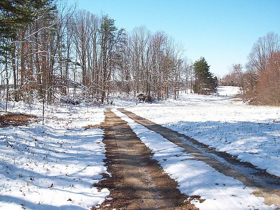 Private secluded driveway