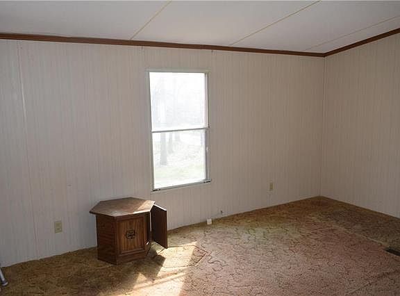 5th image of 1184 Riverview Dr