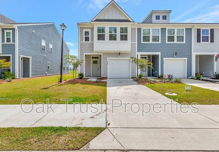 500 Trotters Ln — Photo 1