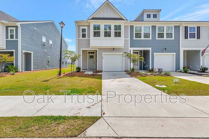 1st image of 500 Trotters Ln