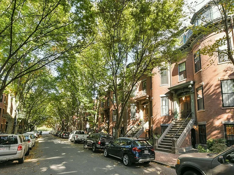 3 Wellington St #2 — Photo 1