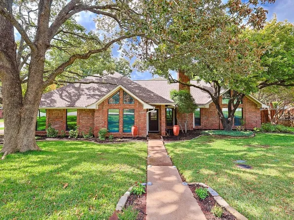 240 Dickinson Dr, Highland Village, TX 75077