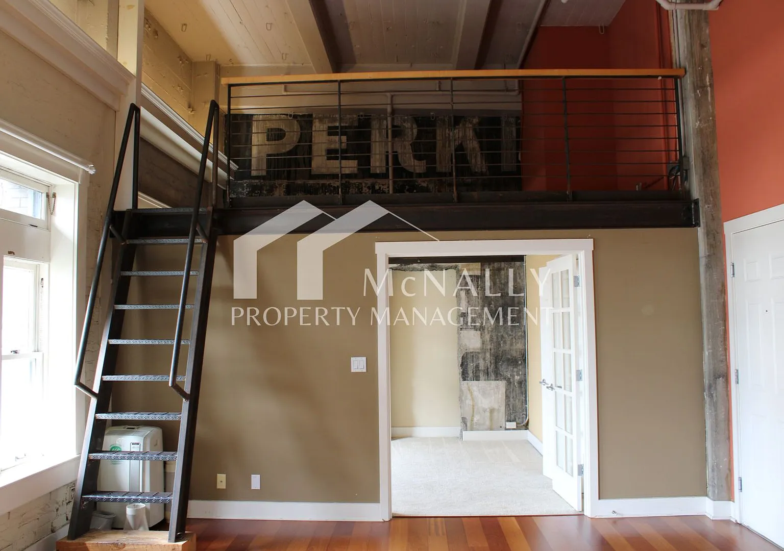 Beautiful Downtown Condo in Tacoma — Photo 2