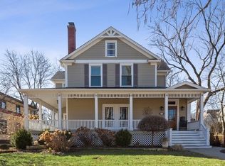218 E Hickory St, Hinsdale, IL