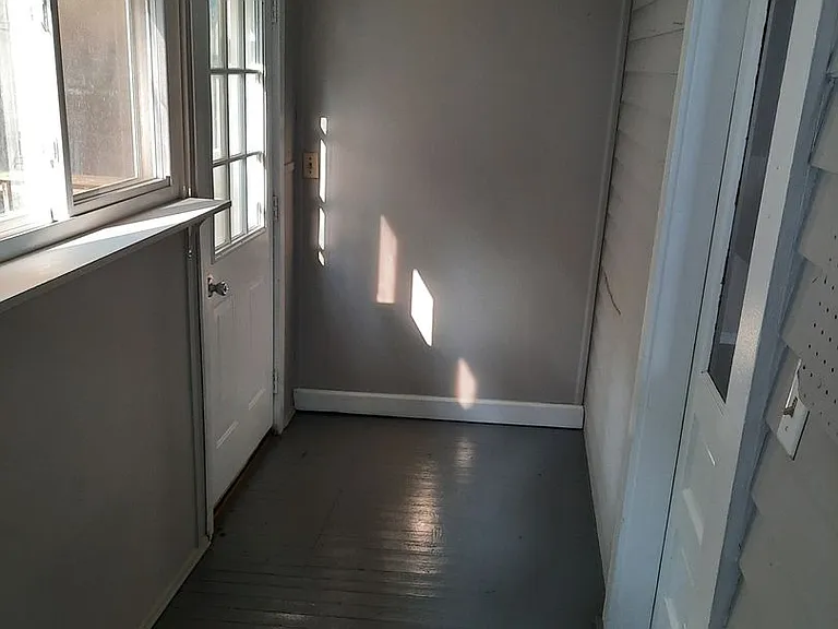 1615 Ferry St — Photo 29