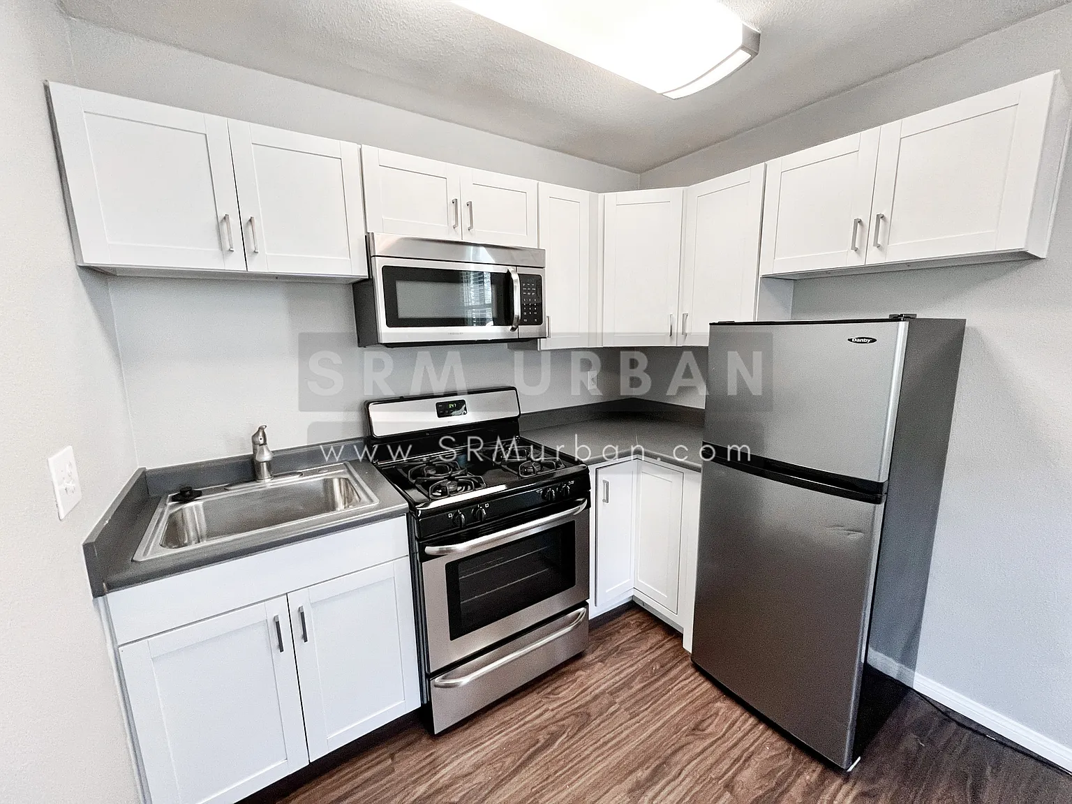 Studio, 300 sqft, $1,685 — Photo 2