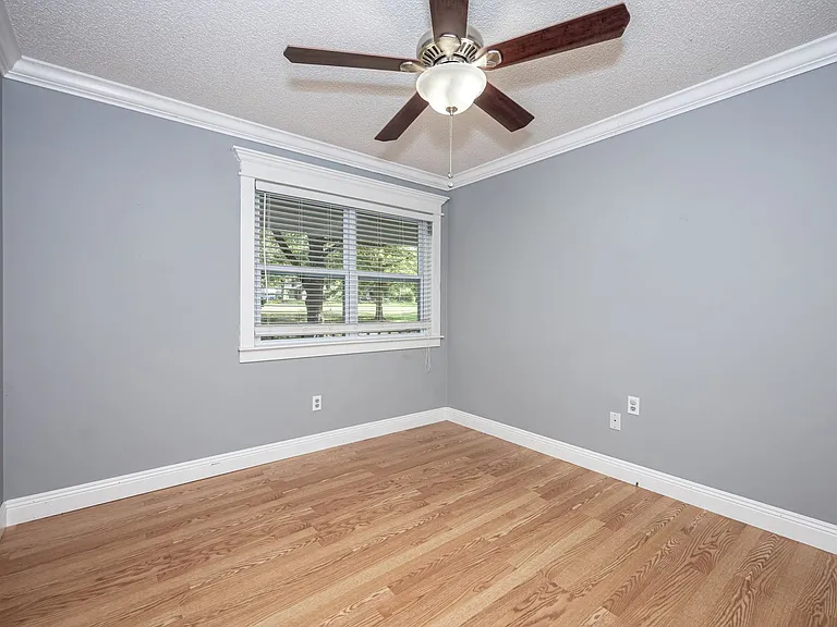 20608 Scarborough Rd — Photo 26