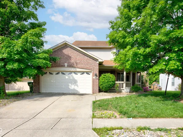 286 N Greenbriar Dr, Greenwood, IN 46142