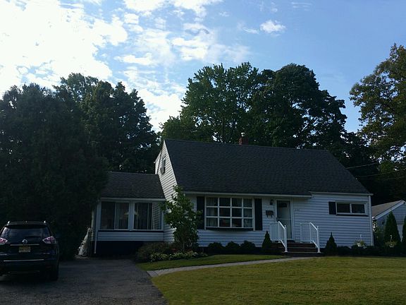 3rd image of 135 Millington Dr