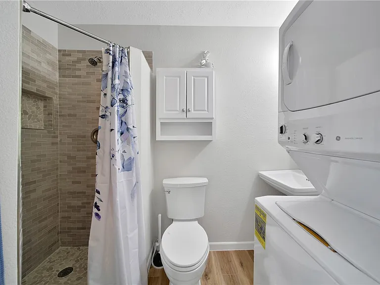 4072 Highway 105 — Photo 12