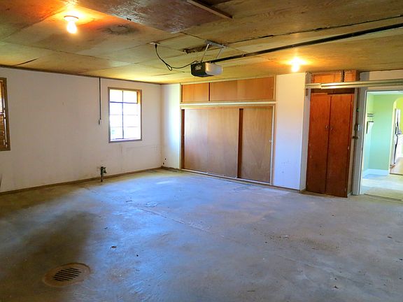 No step attached garage