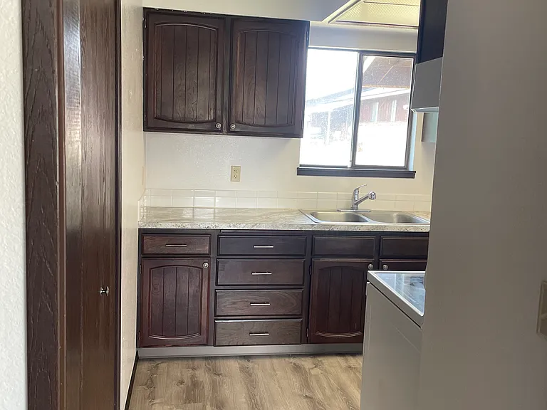 4 S 68th Ave — Photo 15