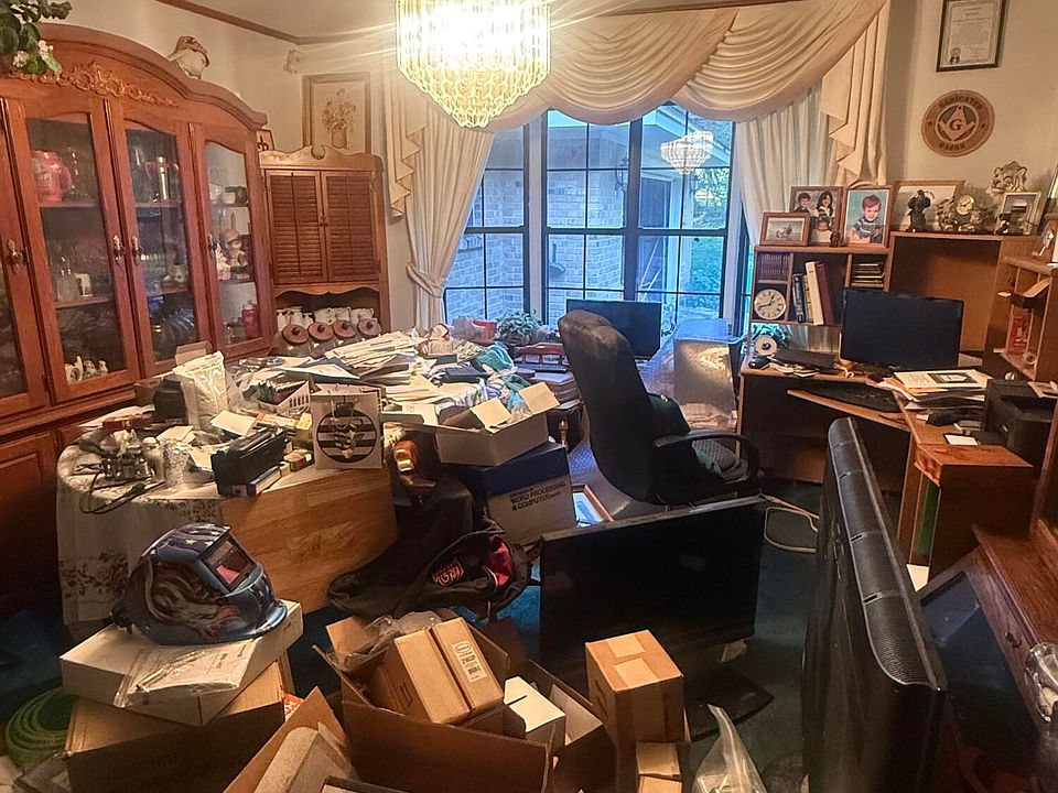 2nd image of 209 Ashley Dr
