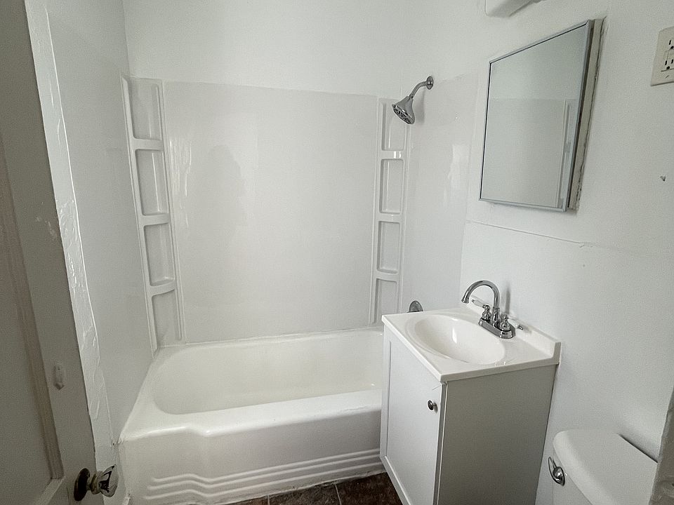 2nd image of 733 Mynster St #11330861