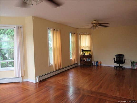 5th image of 172 Willetts Ave #2