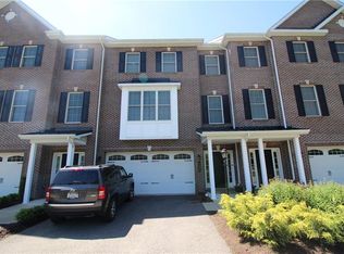 102 Chapel Harbor Dr, Pittsburgh, PA
