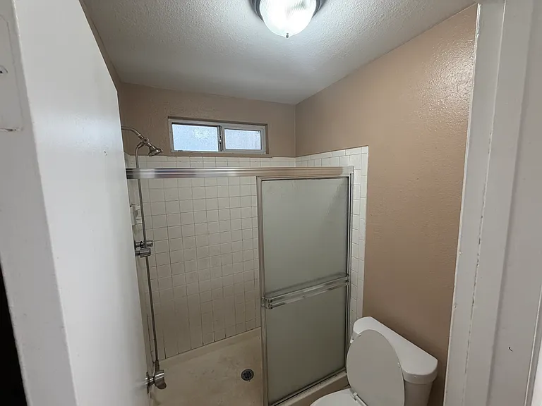 7979 W Devonshire Ave — Photo 11