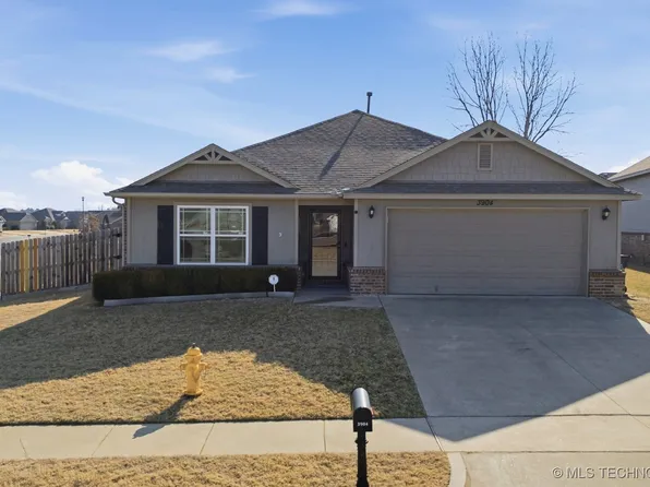 3904 W 104th St S, Jenks, OK 74037
