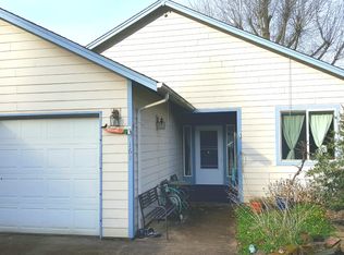 161 SE Pierce St, Estacada, OR 97023
