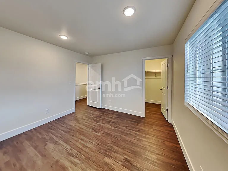 657 Dudley St — Photo 24