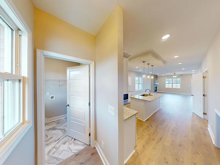 525 Herman Dr — Photo 7