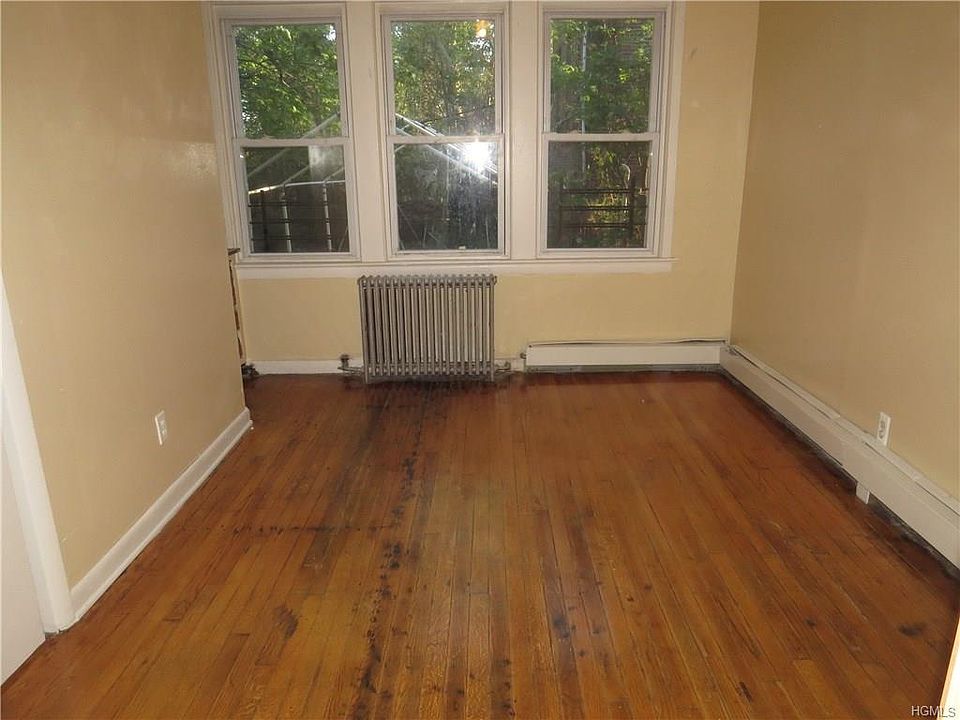 1st image of 6 Lafayette Pl