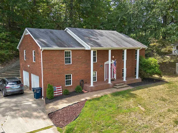2866 McKnipp Dr, Ashland, KY 41102