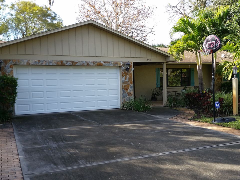 Front house and driveway