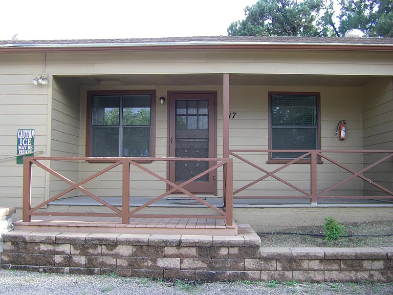 E Goodwin St — Photo 1