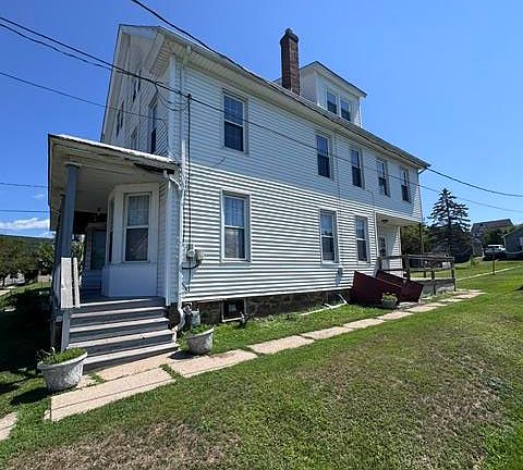 3rd image of 914 North St