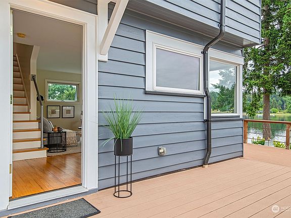 3rd image of 3402 Rocky Point Drive NW
