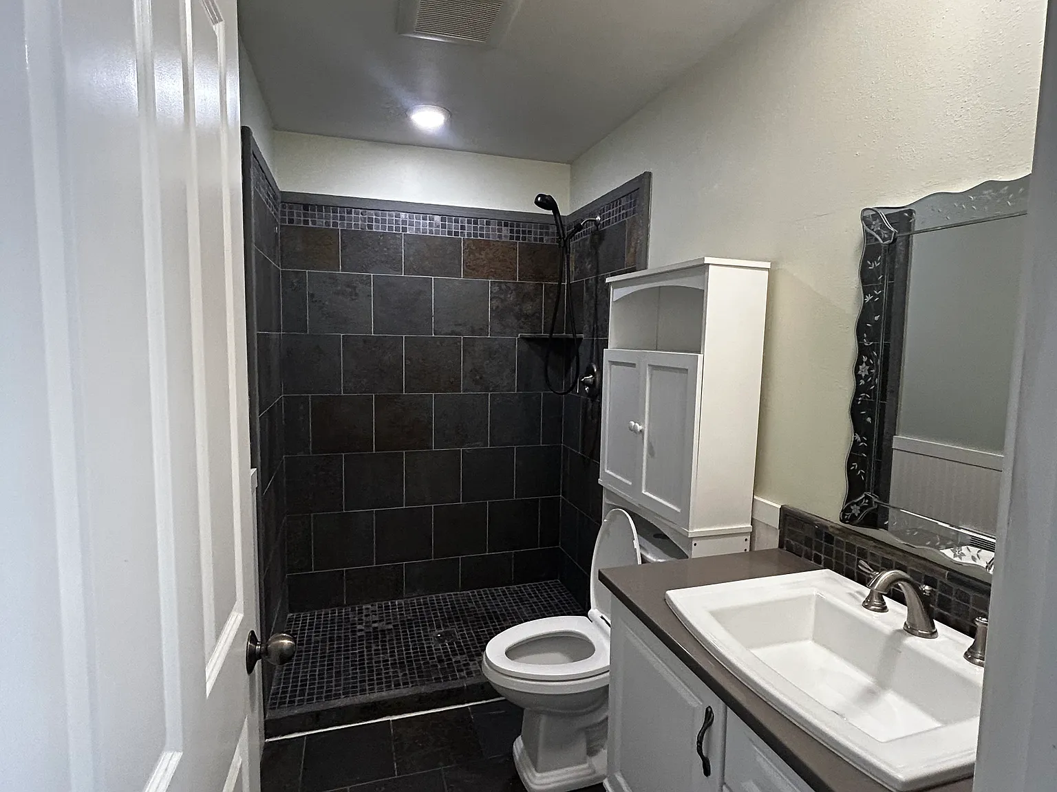 2 bed, $2,200 — Photo 1
